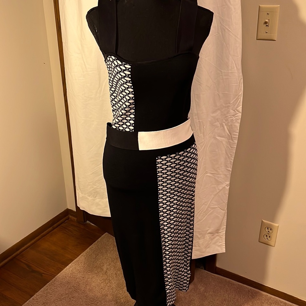 Venus Black and White Dress Size M